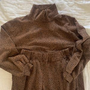 A&F Soft Af Cheetah Sweatshirt + Jogger Set